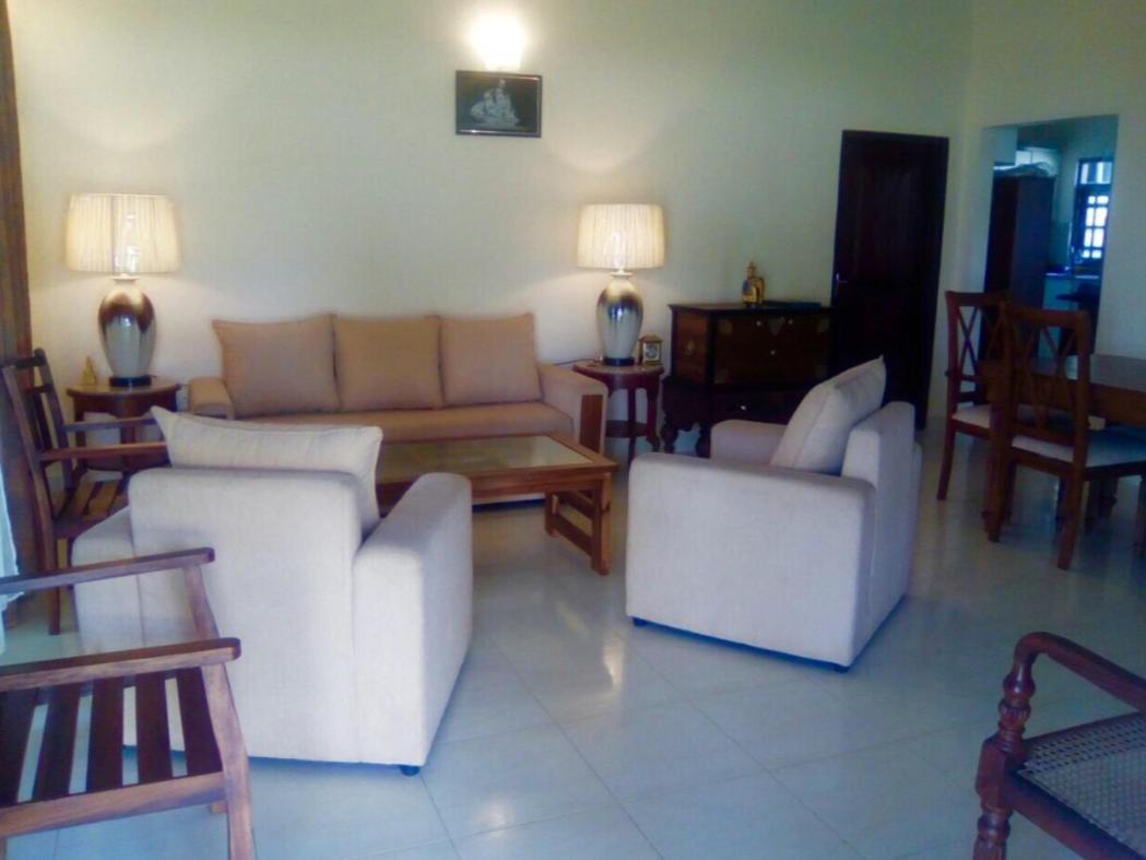 Nalendra Villa - Oceanfront Hikkaduwa Buitenkant foto