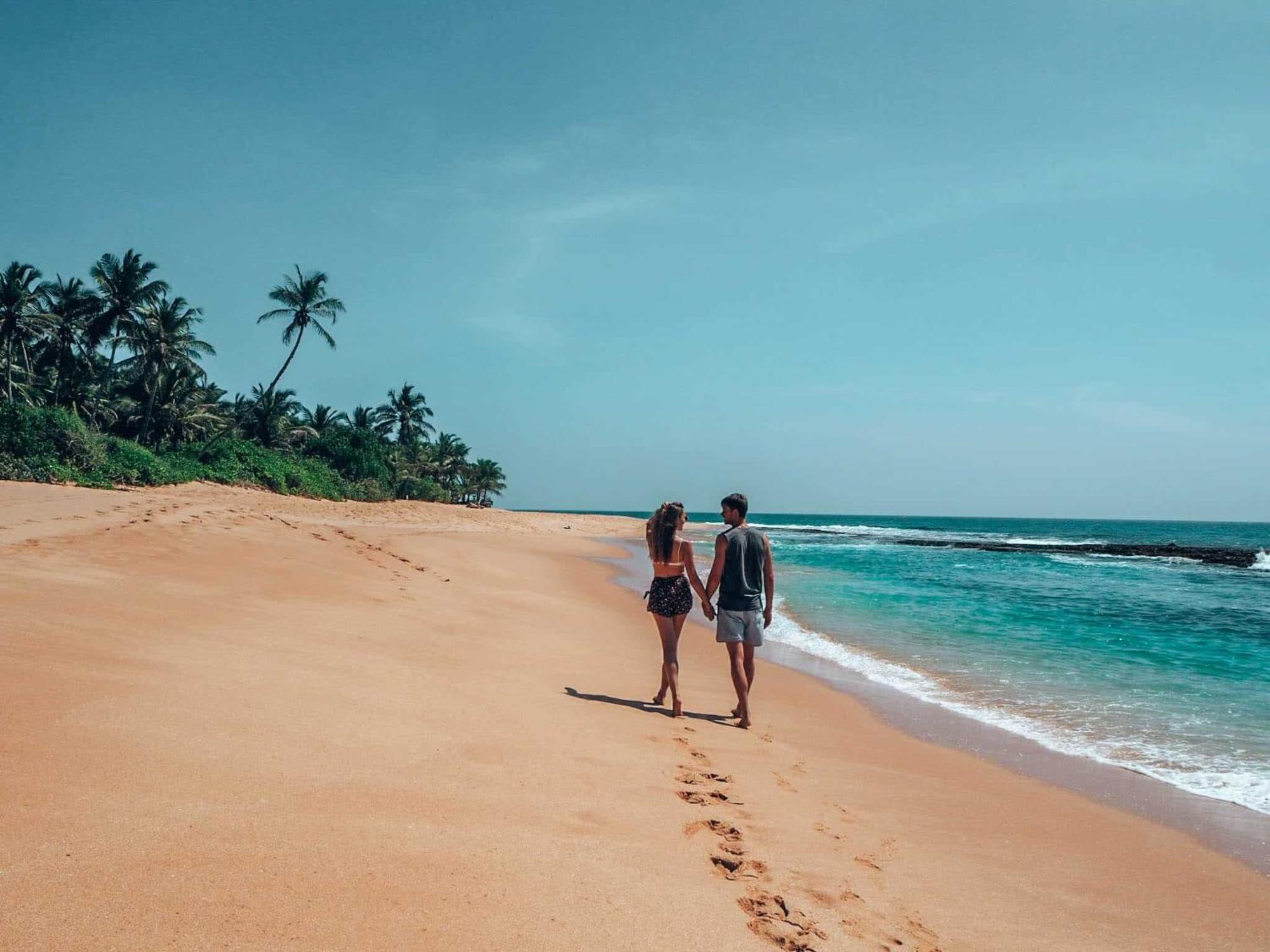 Nalendra Villa - Oceanfront Hikkaduwa Buitenkant foto