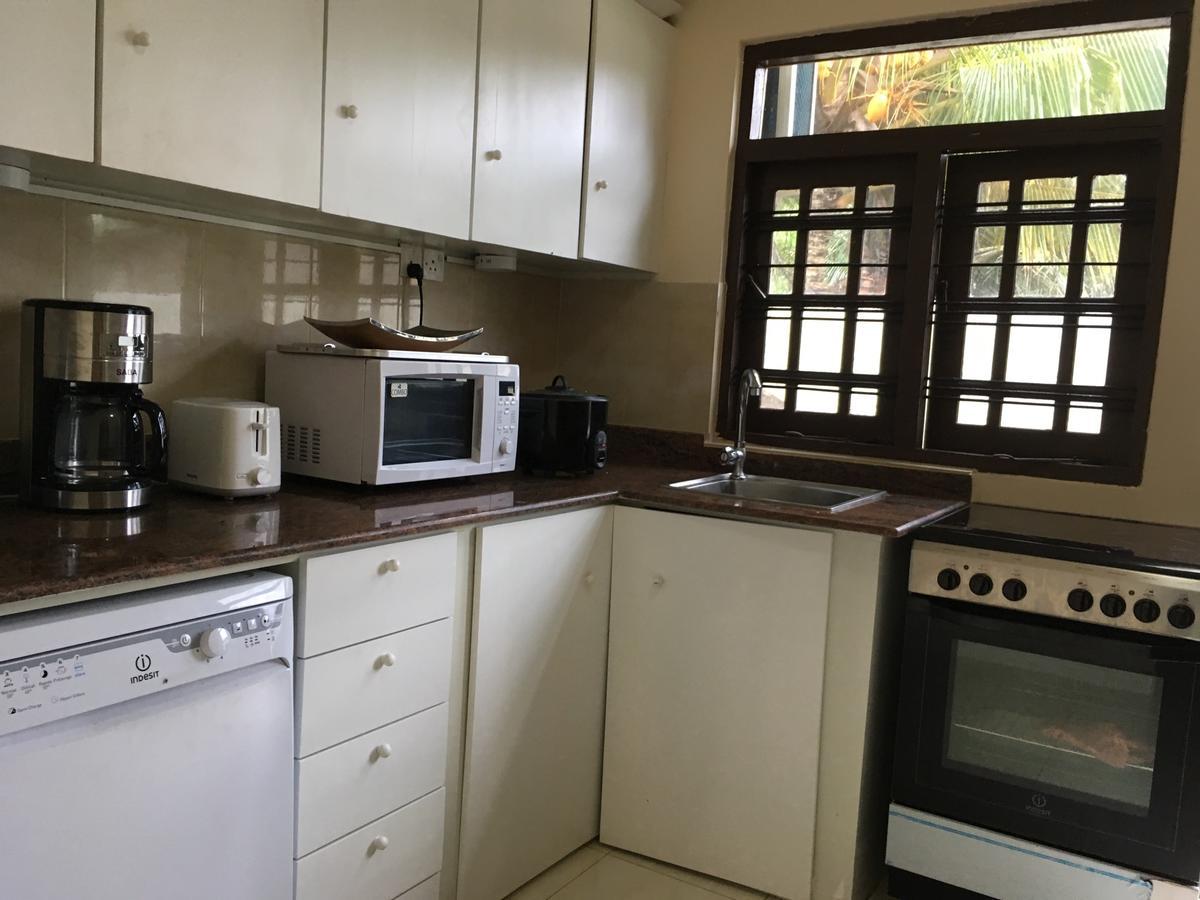 Nalendra Villa - Oceanfront Hikkaduwa Buitenkant foto
