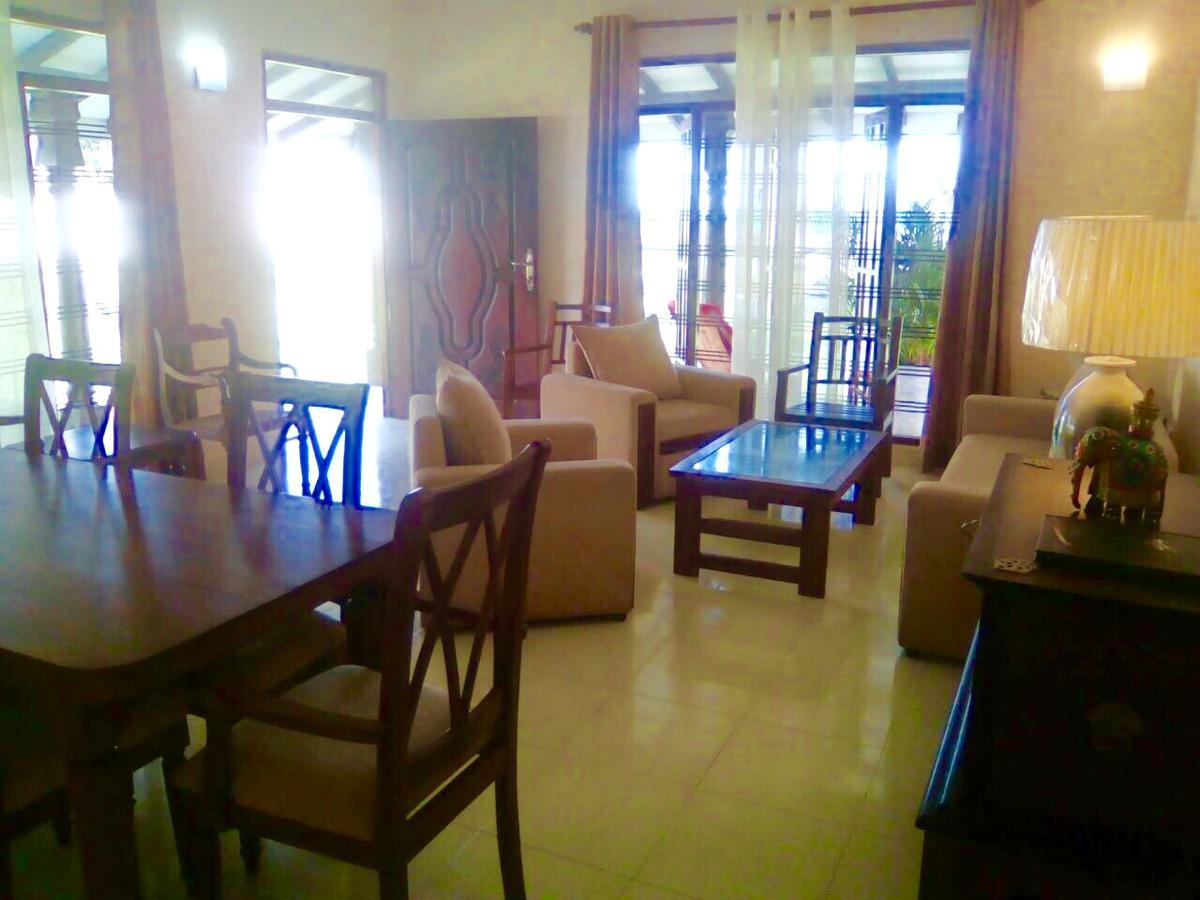 Nalendra Villa - Oceanfront Hikkaduwa Buitenkant foto
